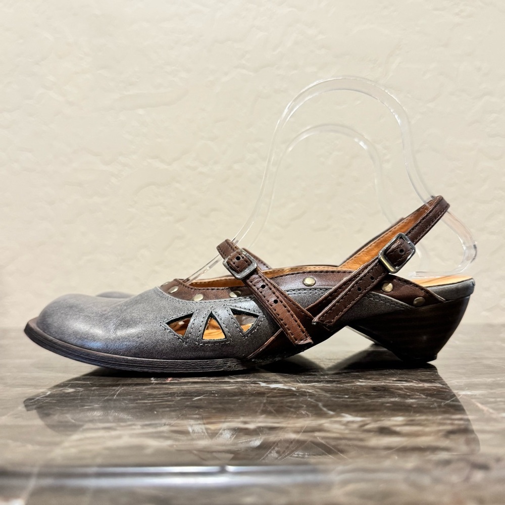 Vintage John Fluevog Studded Leather Slingback Pumps - Picture 2 of 13